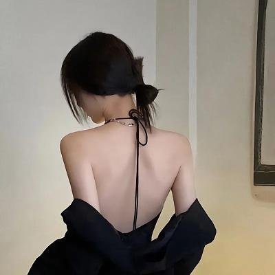他朝那边走了